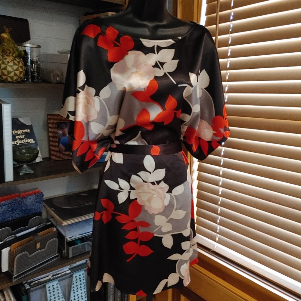 .BCBG MAX AZRIA - Satiny Boatneck Midi Dress with Sash and Butterfly Sleeves